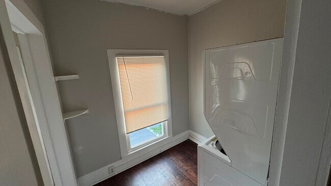 Building Photo - 445 N Tioga St