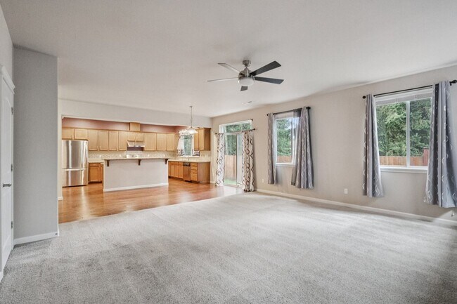 Building Photo - Well maintained 4-Bedroom 2.5 bath Graham home w/ Multiple Living Areas