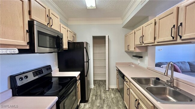 Building Photo - 11540 Villa Grand