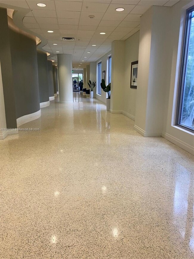 Building Photo - 4001 S Ocean Dr