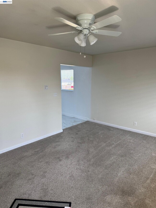 Building Photo - 416 Grove Way