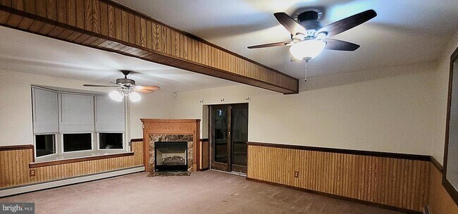 Building Photo - 1620 W Main St