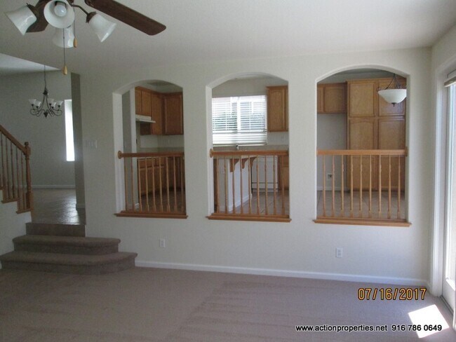 Building Photo - East Roseville, New Carpet * Paint, 2657sqft 4 Bed 3 Ba, 3 Car Garage Large Bonus Room