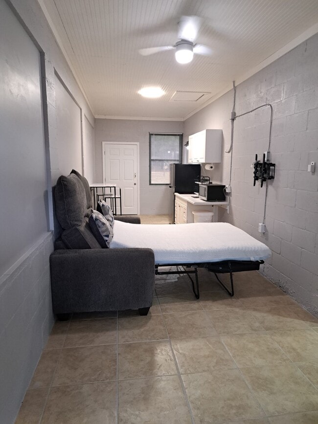 Building Photo - Coyer Rd #B