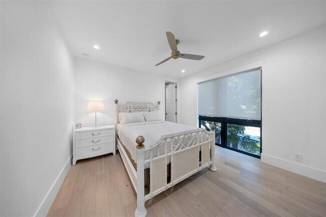 Building Photo - 2001 Marietta Dr