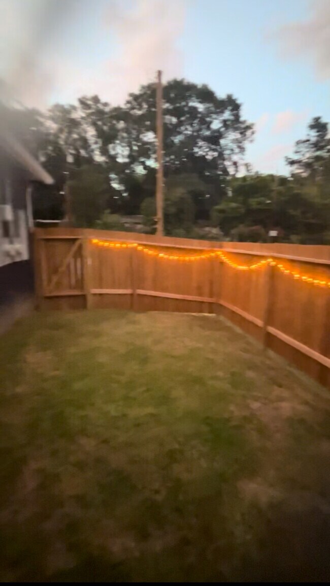 Building Photo - 418 Lake St