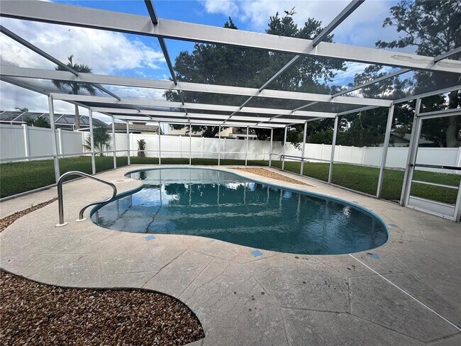 Building Photo - 3143 Fiesta Dr