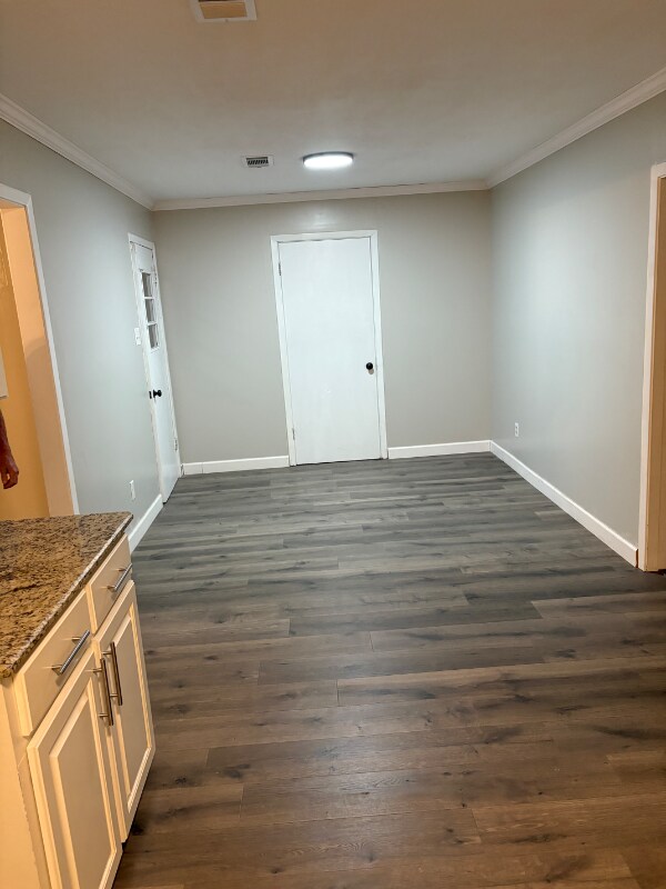 Building Photo - 103 Aurora Dr