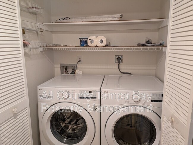 Building Photo - 7430 Sunshine Skyway Ln S