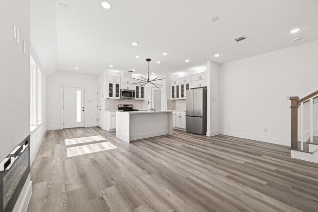 Building Photo - 5304 Lynnfield St