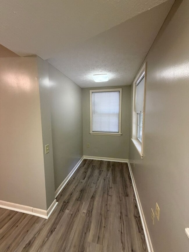 Building Photo - 4084 Friendship Rd