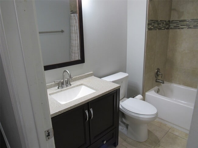 Building Photo - 22710 Leedstown Ln
