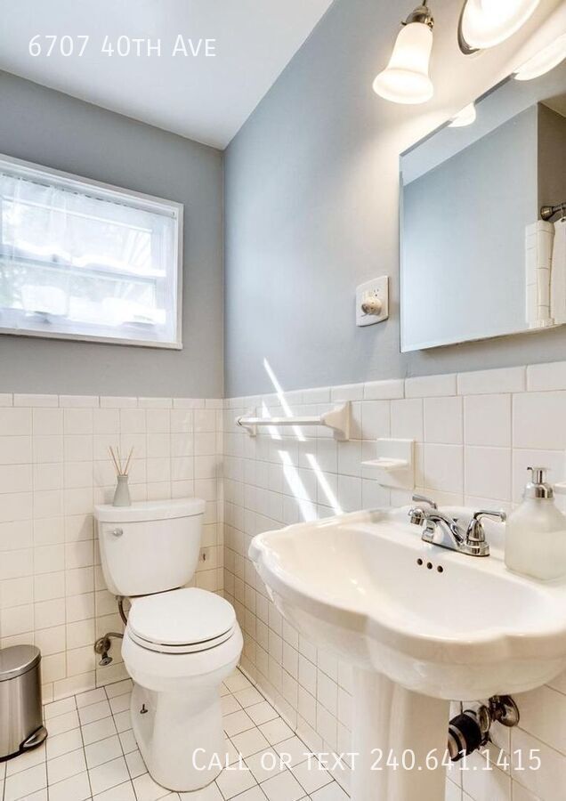 Building Photo - 6707 40th Ave