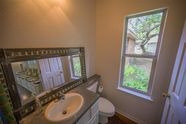Building Photo - 6000 La Naranja Ln