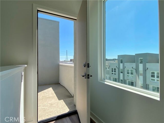 Building Photo - 1319 W Cara Dr