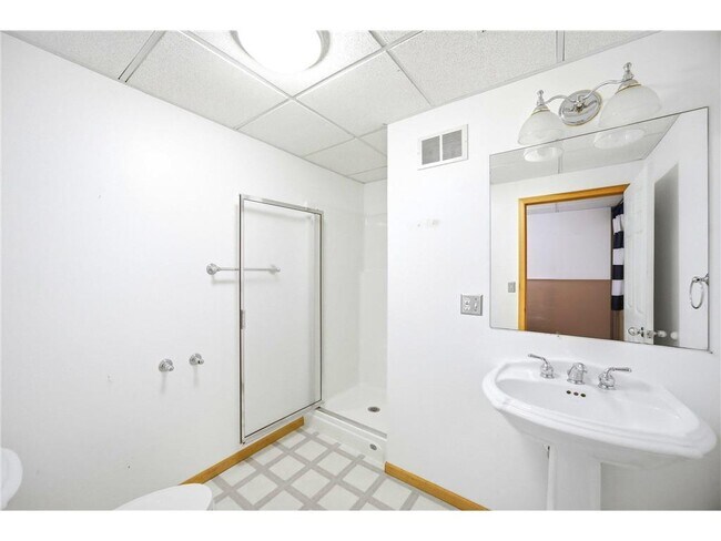 Building Photo - 17079 Paw Print Dr