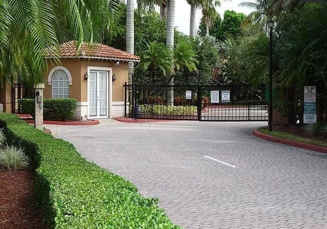 Building Photo - 4816 N State Road 7