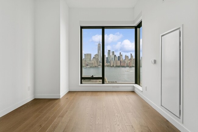 Building Photo - 99 Hudson St