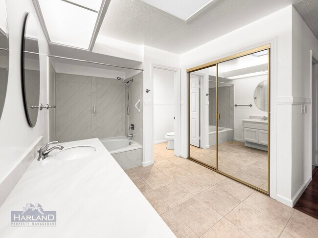 Building Photo - 5820 Caminito Cardelina