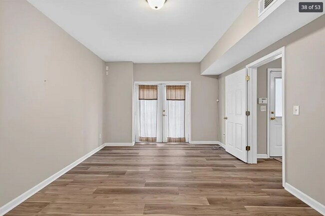 Building Photo - 5 Bed 4 Bath Multi Family House