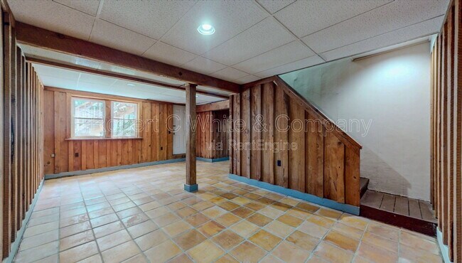 Building Photo - 677 Garfield Ave