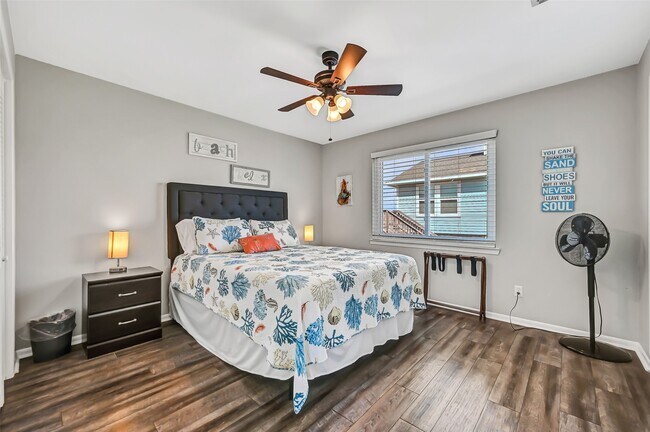 Building Photo - 21600 Zachary Dr