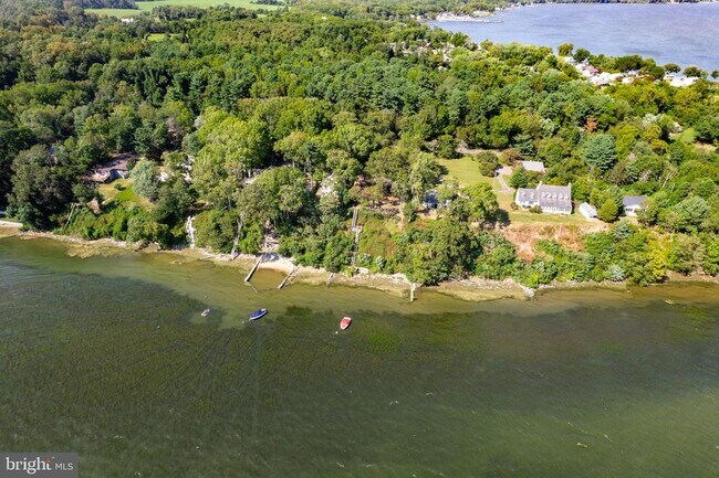Building Photo - 1348 Carpenters Point Rd