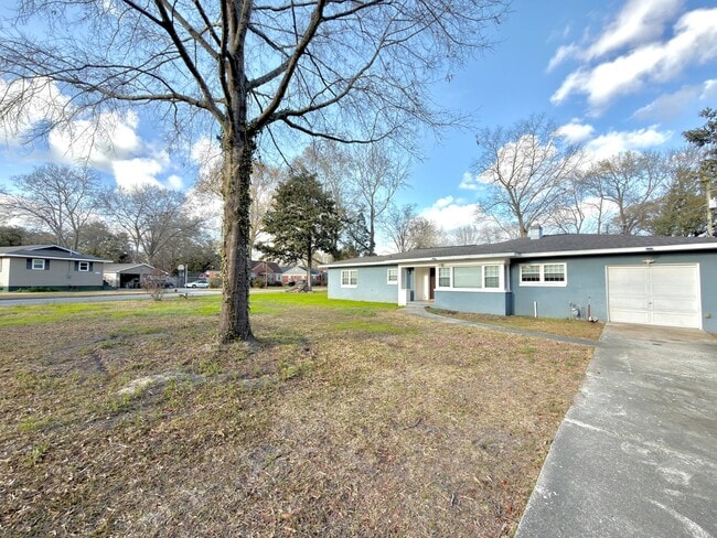 Building Photo - 1216 Eastwood Ave