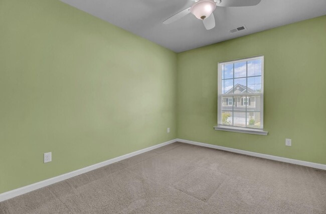 Building Photo - 131 Lakestone Rd