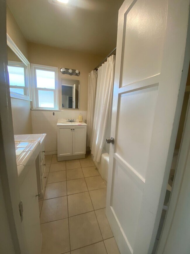 Building Photo - 409 E Puente St