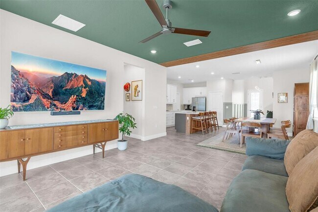 Building Photo - 2019 Sunshine Peak Dr