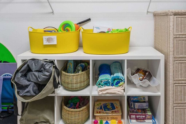 Building Photo - 16 Cut Off Rd