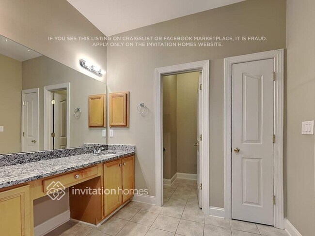 Building Photo - 6800 Charter Hills Rd