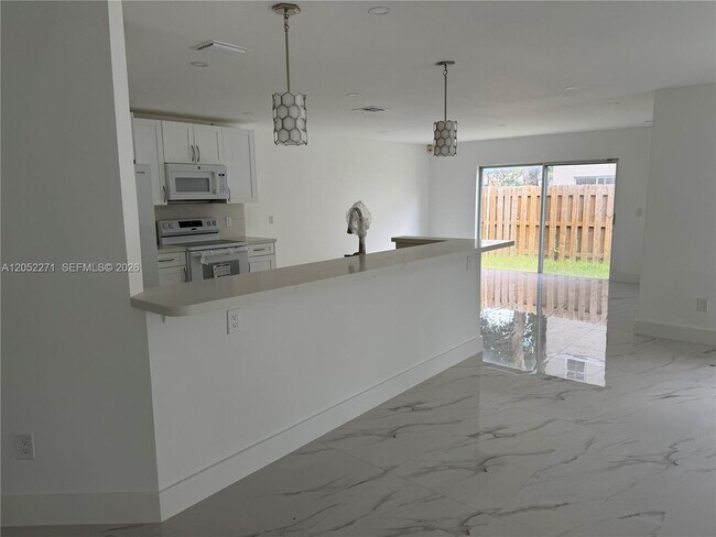 Building Photo - 13889 SW 103rd Ln