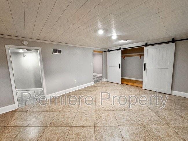 Building Photo - 3029 W 74th St