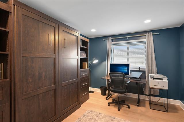 Building Photo - 6646 Town Bluff Dr