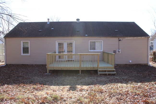 Building Photo - Cozy 2-bedroom, 1 full bath with vanity home located in Kansas City, MO