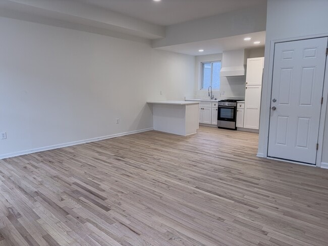 Building Photo - 2036 Wallace St