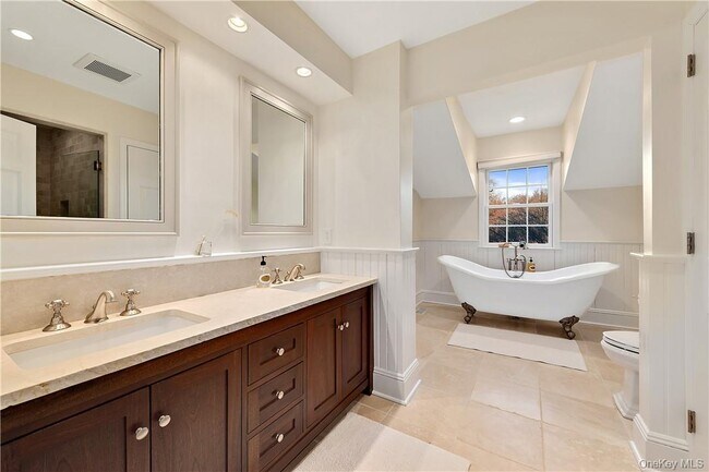 Building Photo - 106 Old Stone Hill Rd