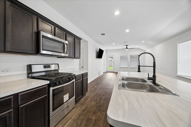 Building Photo - 16691 Lonely Pines Dr