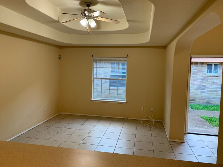 Building Photo - 1514 Acme Ln