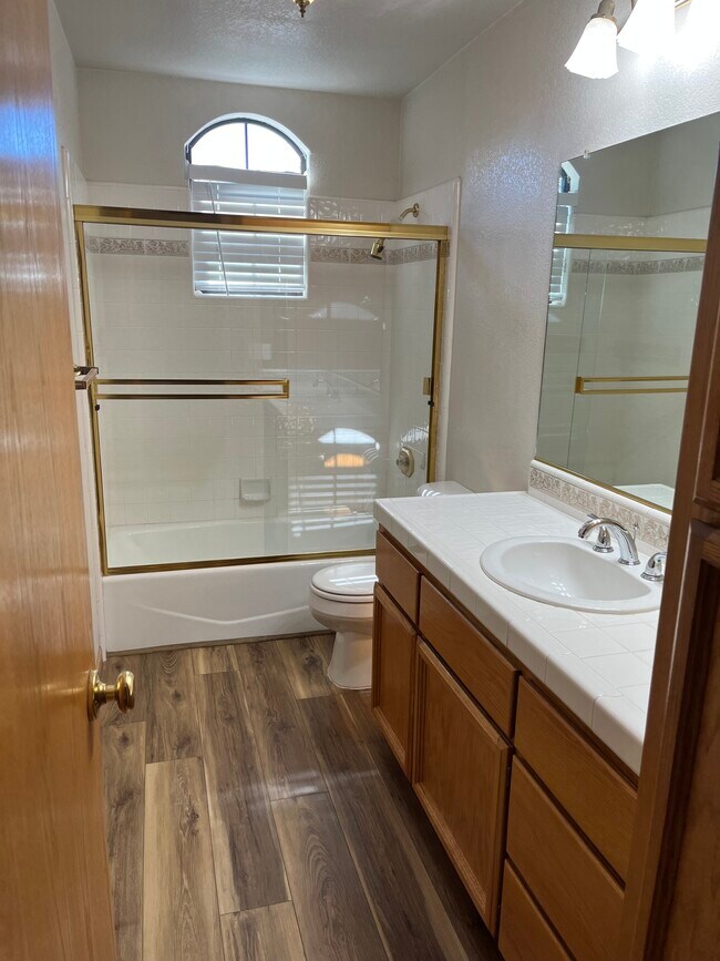 Building Photo - 258 Hoffman Ave