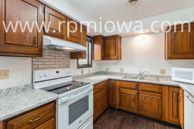 Building Photo - 1507 N Dakota Ave