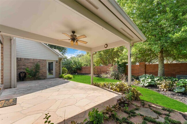 Building Photo - 5614 Whisper Ridge Dr