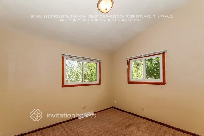 Building Photo - 2442 Jansen Ave