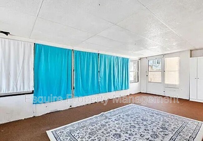 Building Photo - 906 Granby Ave
