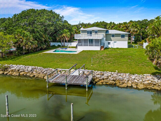 Building Photo - 7810 S Tropical Trail