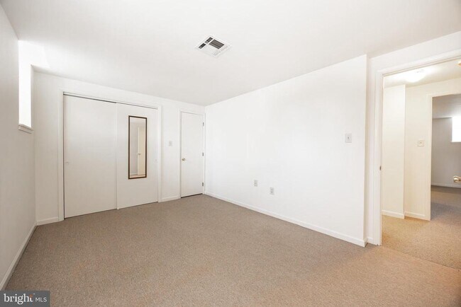 Building Photo - 3183 Main St.