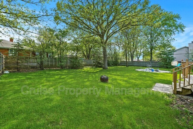 Building Photo - 2415 Plum Tree Rd