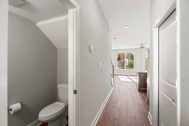 Building Photo - 432 Judson Wy